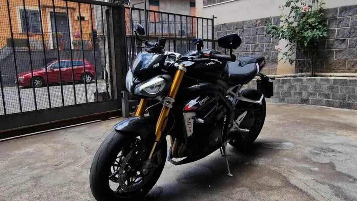 Triumph Speed Triple 1200 RS (2021 - 24)  (2)