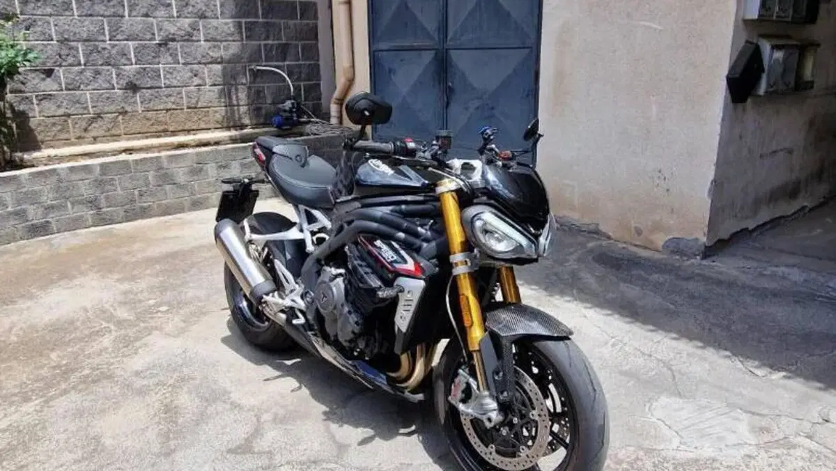 Triumph Speed Triple 1200 RS (2021 - 24)  (7)