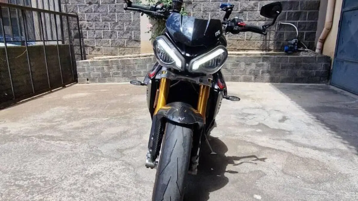 Triumph Speed Triple 1200 RS (2021 - 24)  (8)