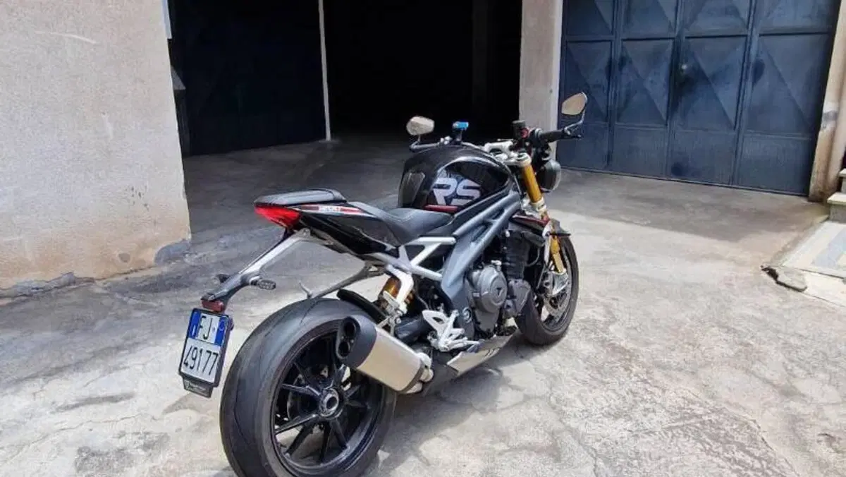 Triumph Speed Triple 1200 RS (2021 - 24)  (9)