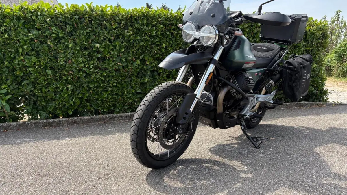 Moto Guzzi V85 TT (2021 - 23)  (7)