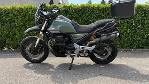 Moto Guzzi V85 TT (2021 - 23)  (3)