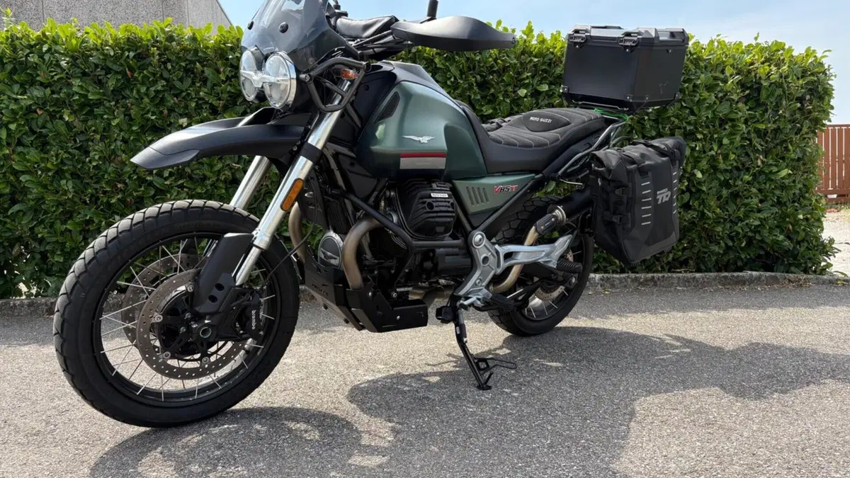 Moto Guzzi V85 TT (2021 - 23)  (12)