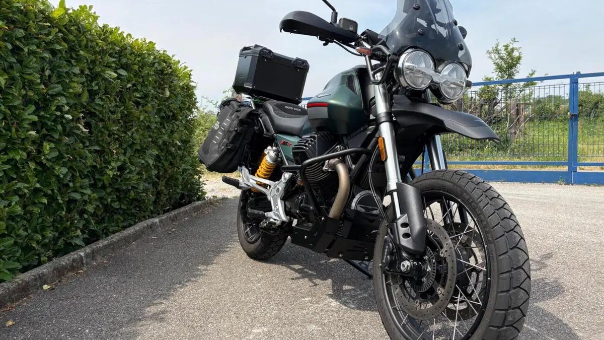 Moto Guzzi V85 TT (2021 - 23)  (10)