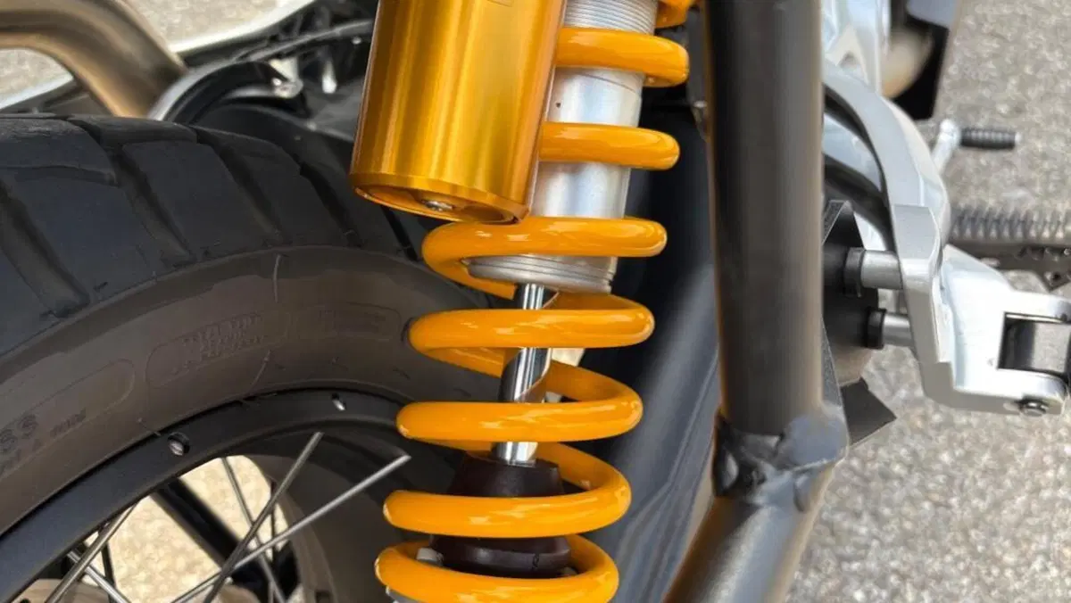Moto Guzzi V85 TT (2021 - 23)  (6)