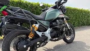 Moto Guzzi V85 TT (2021 - 23)  (11)