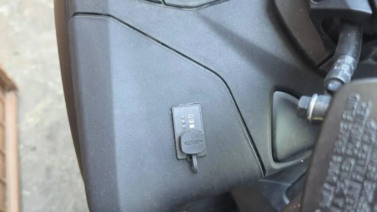 Yamaha T-Max 560 (2022 - 24)  (8)