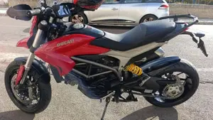 Ducati Hyperstrada 821 (2013 - 15)  (2)