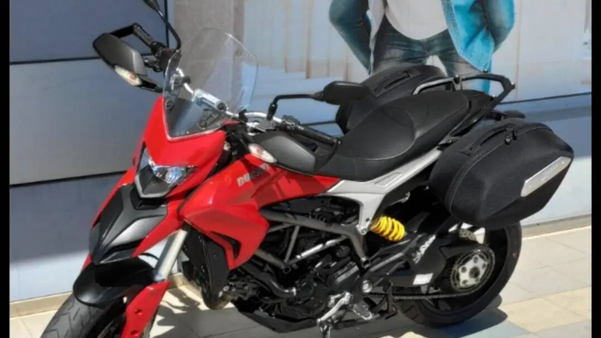 Ducati Hyperstrada 821 (2013 - 15)  (4)