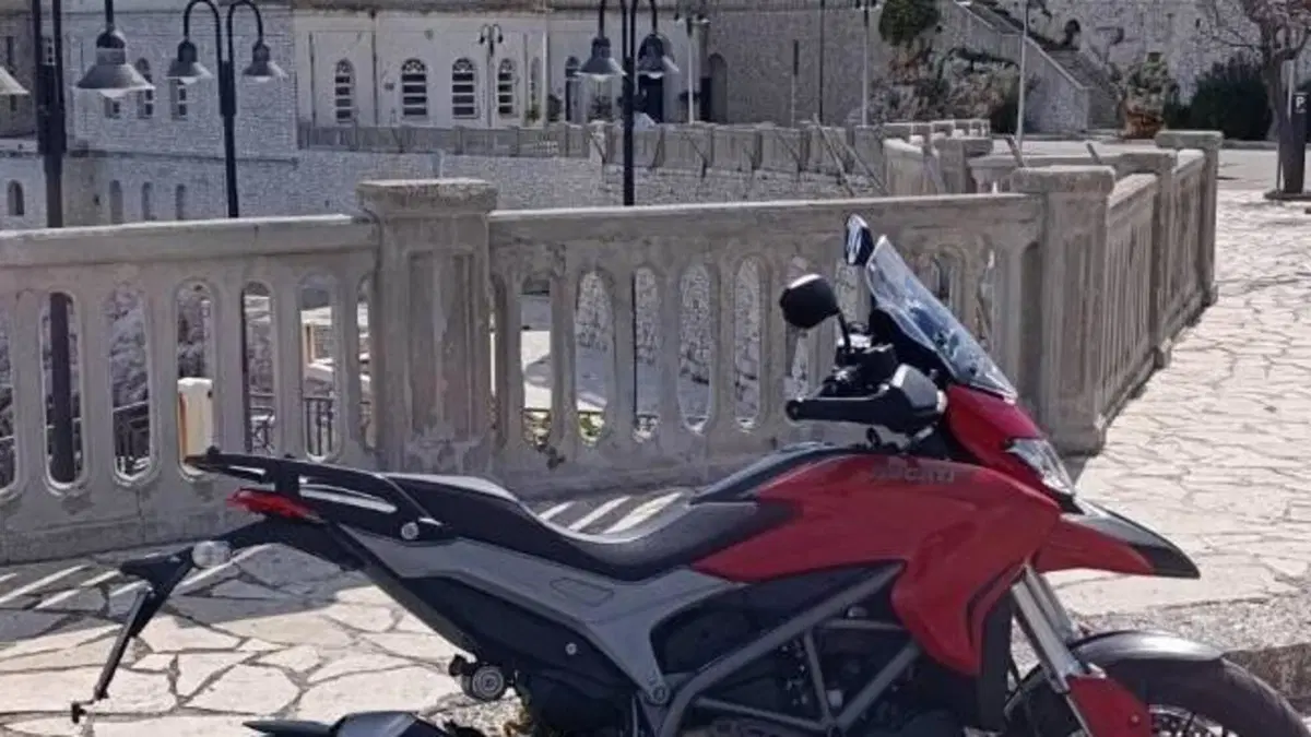 Ducati Hyperstrada 821 (2013 - 15)  (5)