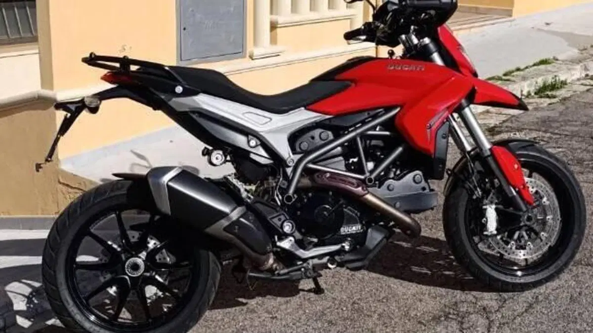 Ducati Hyperstrada 821 (2013 - 15)  (9)