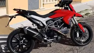 Ducati Hyperstrada 821 (2013 - 15)  (9)
