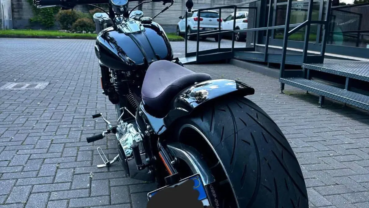 Harley-Davidson 1690 Breakout (2013 - 17) - FXSB  (5)
