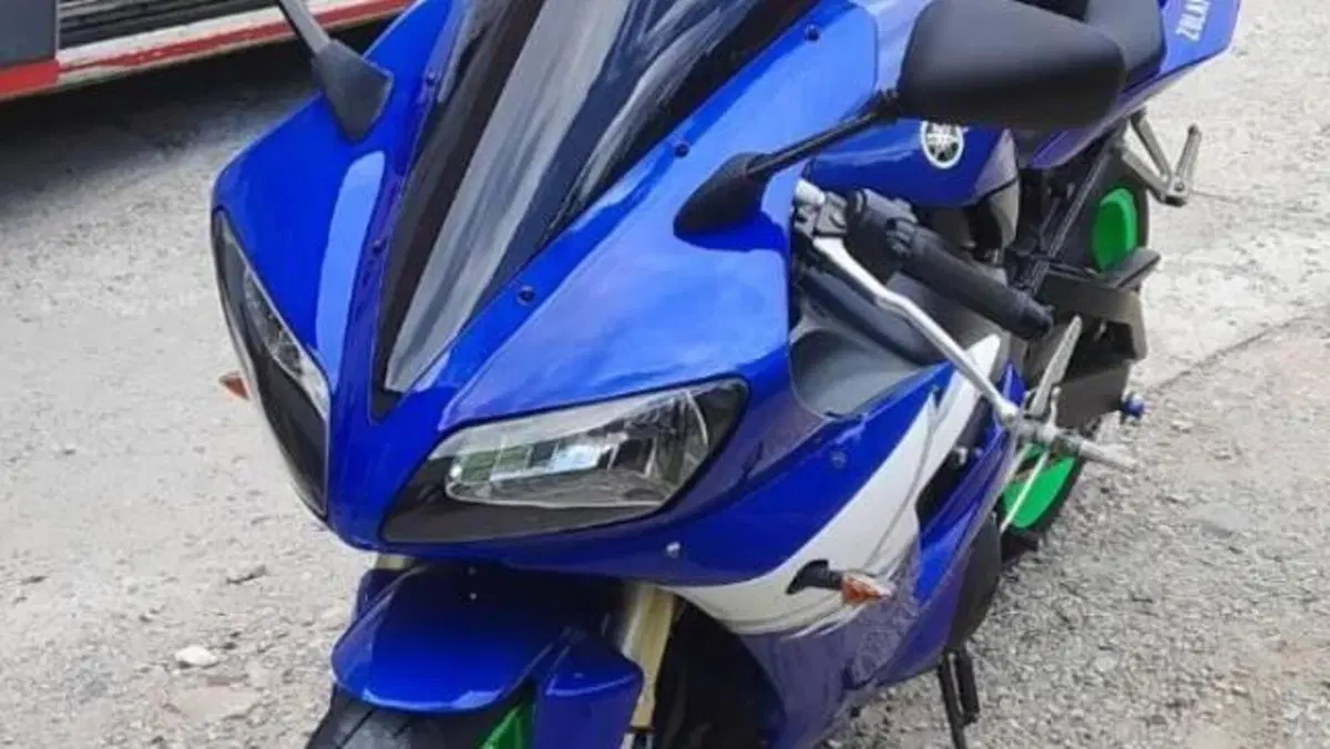 Yamaha YZF R1 (2002 - 03)  (4)