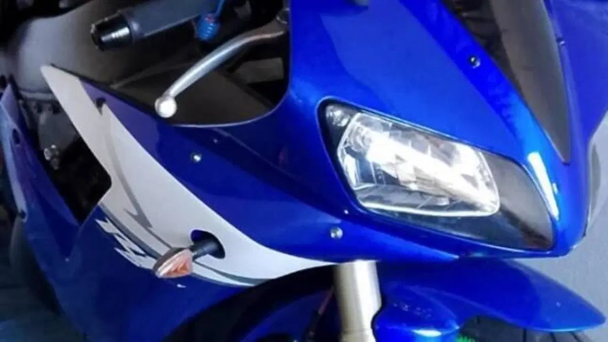 Yamaha YZF R1 (2002 - 03)  (5)