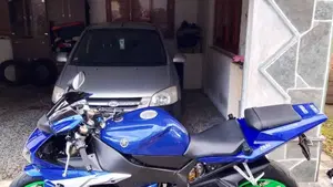 Yamaha YZF R1 (2002 - 03)  (9)