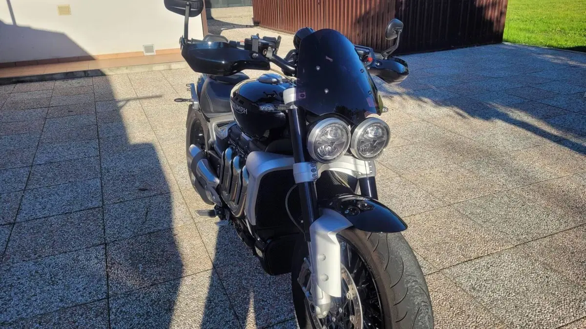 Triumph Rocket 3 R (2021 - 24)  (2)
