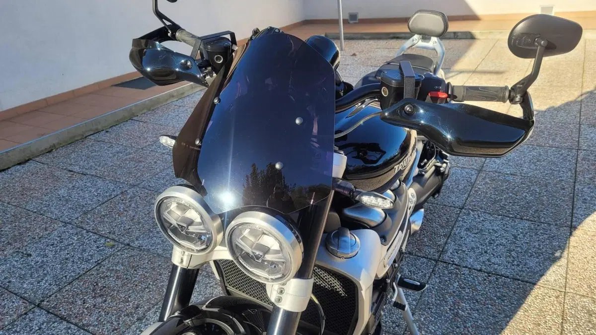 Triumph Rocket 3 R (2021 - 24)  (3)