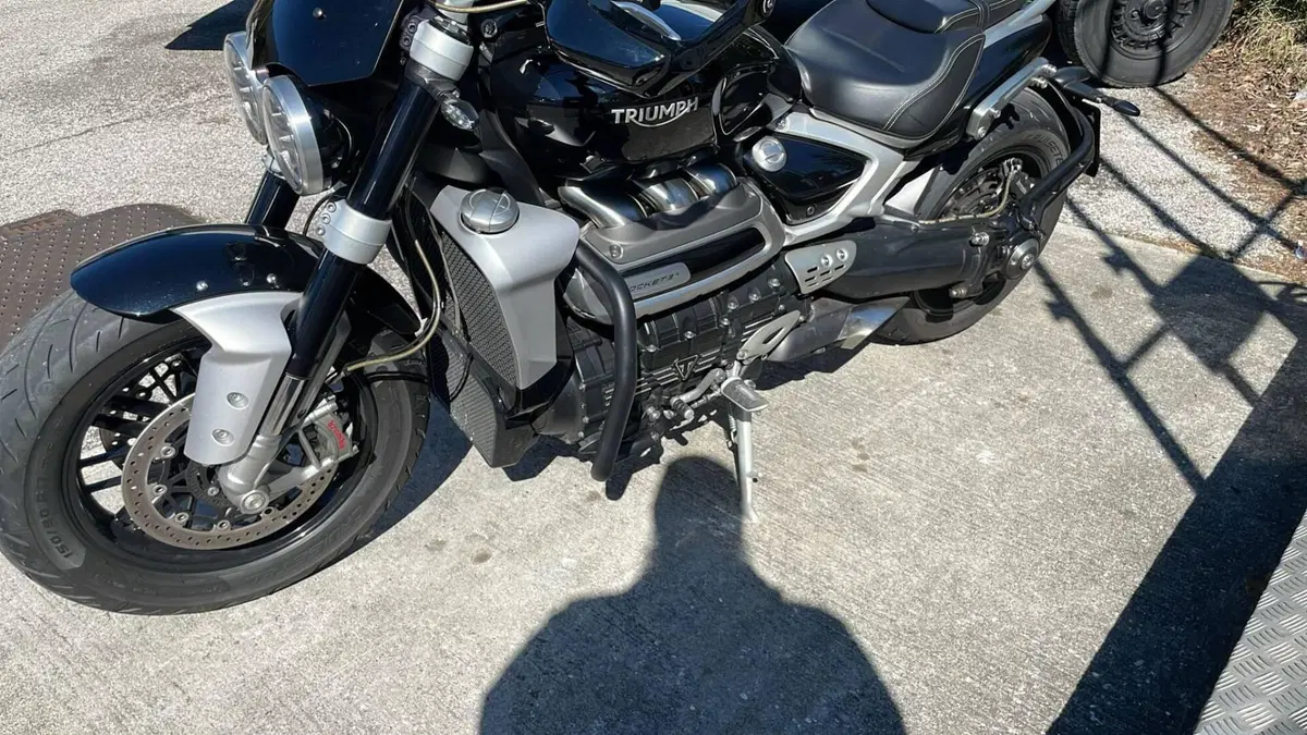 Triumph Rocket 3 R (2021 - 24)  (4)