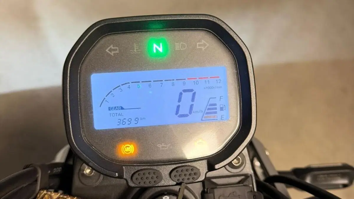 Voge Trofeo 300AC (2021 - 26)  (7)