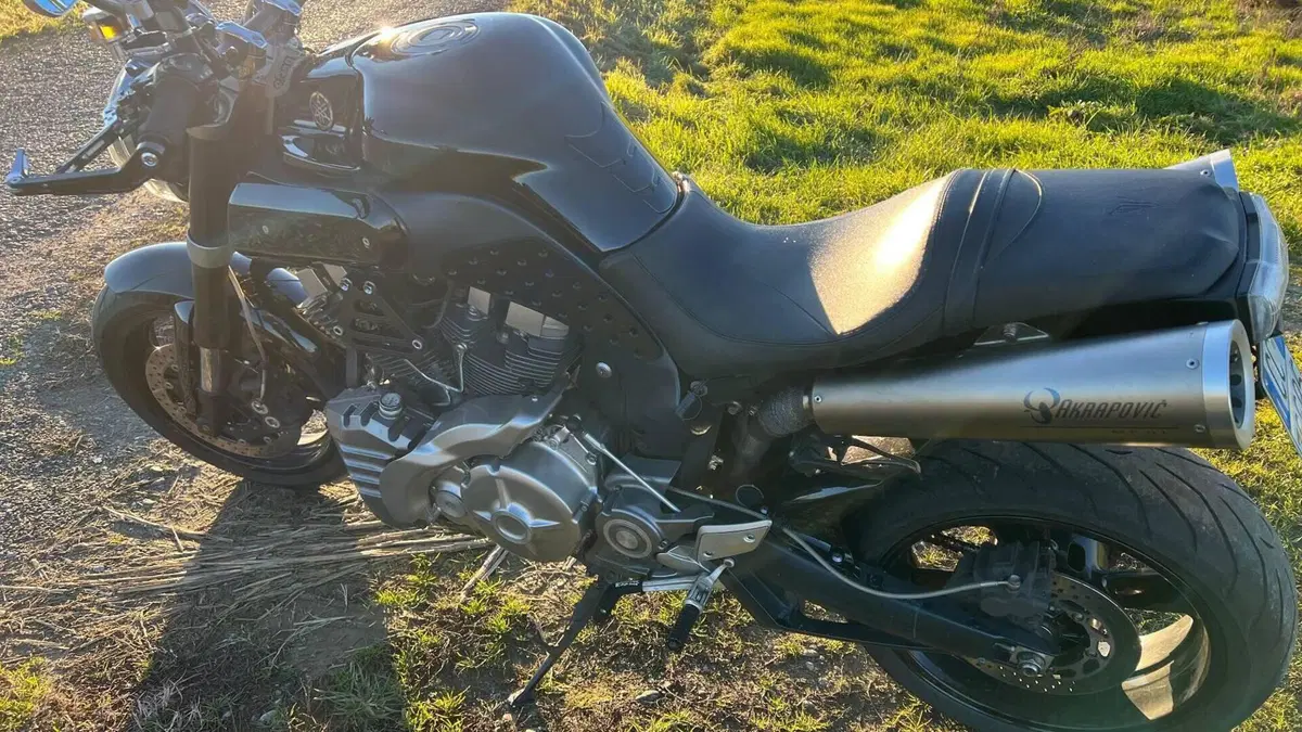 Yamaha MT-01 (2005- 11)  (2)