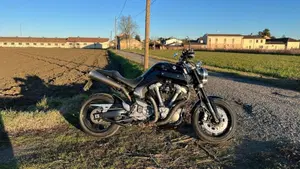 Yamaha MT-01 (2005- 11)  (3)