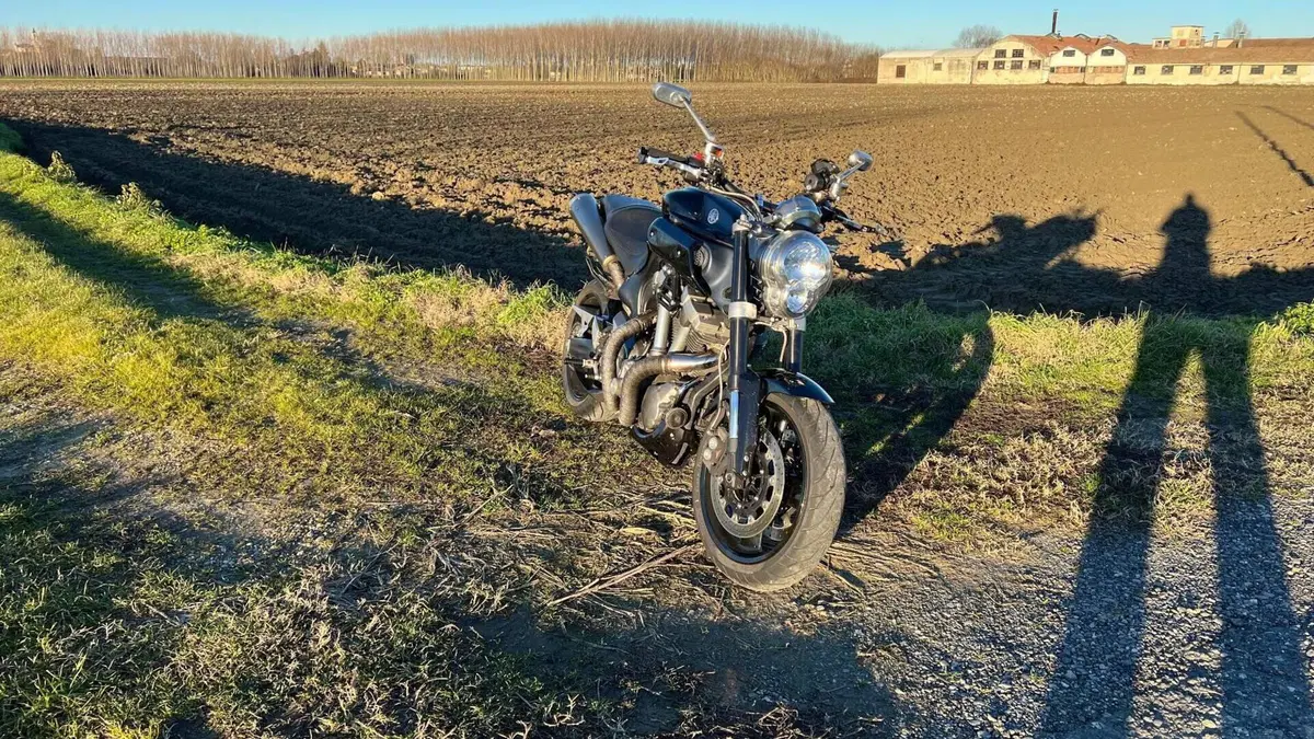 Yamaha MT-01 (2005- 11)  (5)