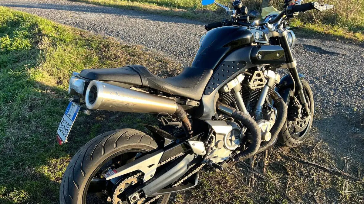 Yamaha MT-01 (2005- 11)  (6)