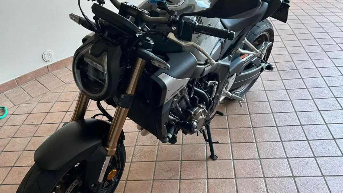 Honda CB 650 R E-Clutch (2024 - 26) 