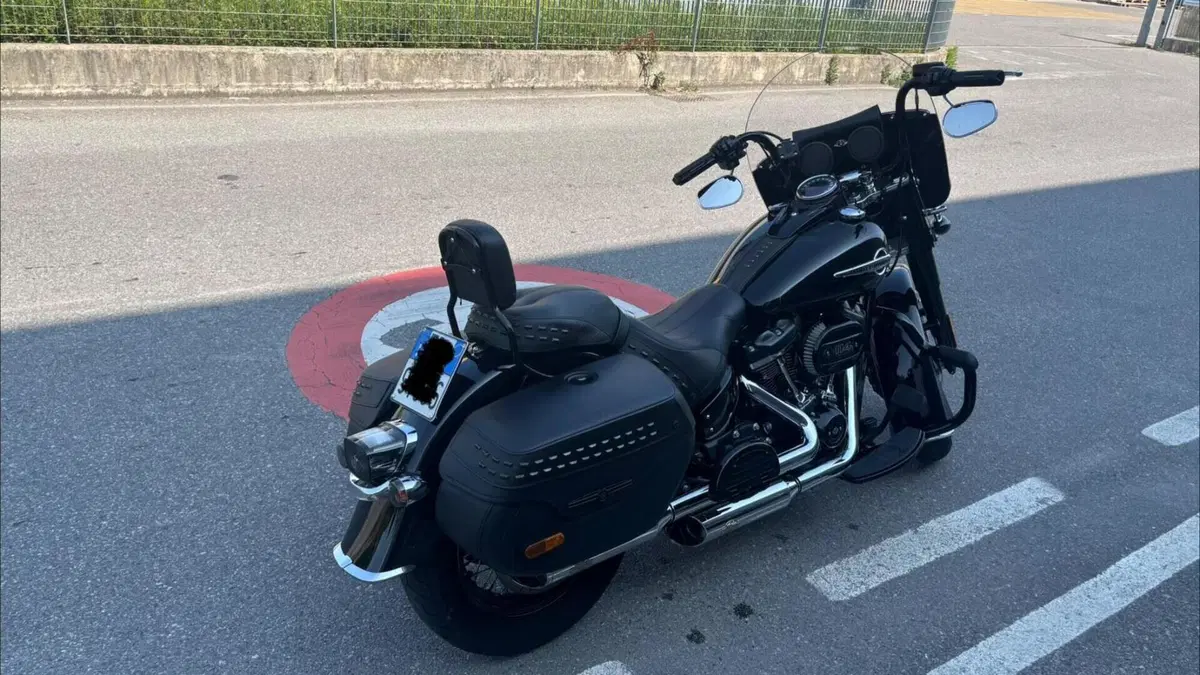 Harley-Davidson 114 Heritage Classic (2018 - 20) - FLHCS  (11)