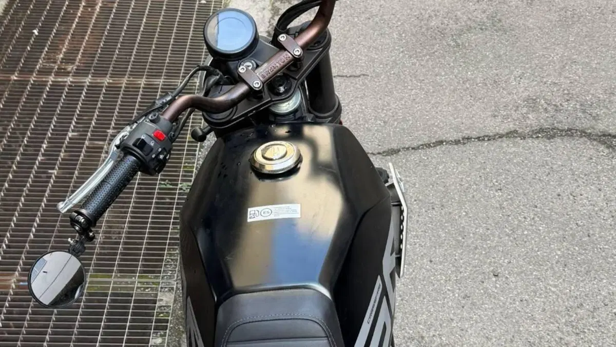 Brixton Motorcycles Crossfire 500 X (2020)  (4)