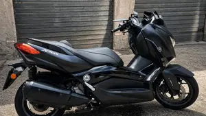 Yamaha X-Max 300 Iron Max (2019 - 20)  (2)