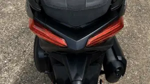 Yamaha X-Max 300 Iron Max (2019 - 20)  (4)