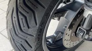 Yamaha X-Max 300 Iron Max (2019 - 20)  (6)