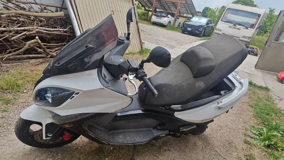 Kymco Xciting 300i R (2007 - 14)  (4)