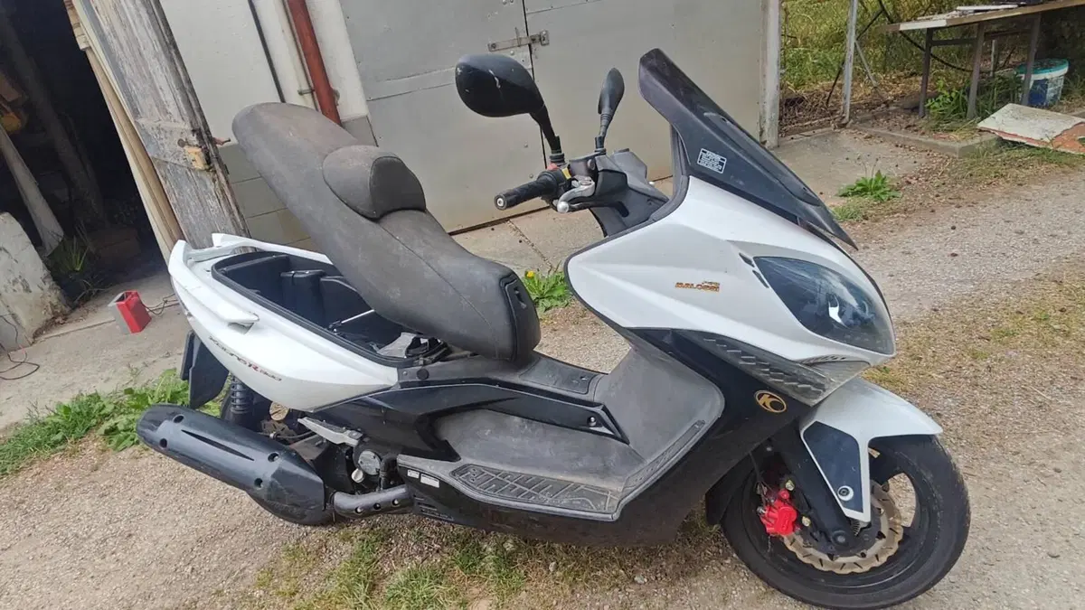 Kymco Xciting 300i R (2007 - 14)  (5)