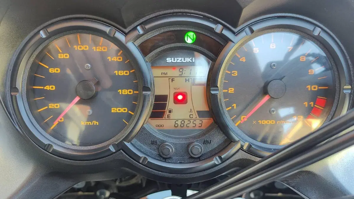 Suzuki V-Strom 650 (2008 - 11)  (6)