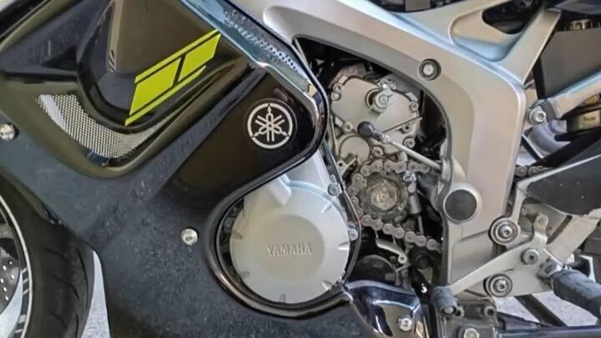 Yamaha FZ6 Fazer (2004 - 07)  (3)