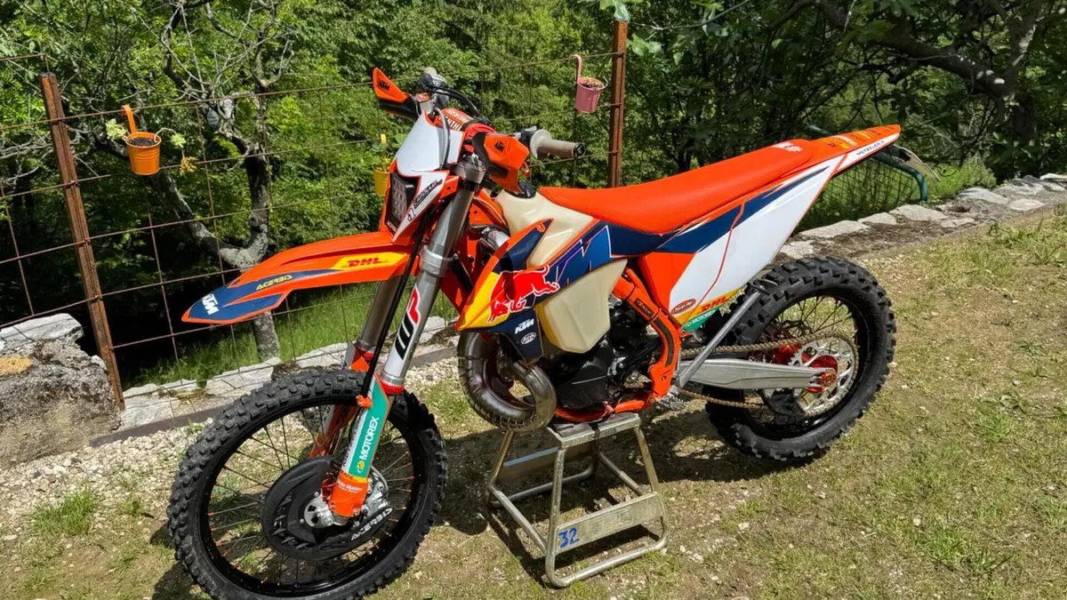KTM 250 EXC TPI (2023)  (2)