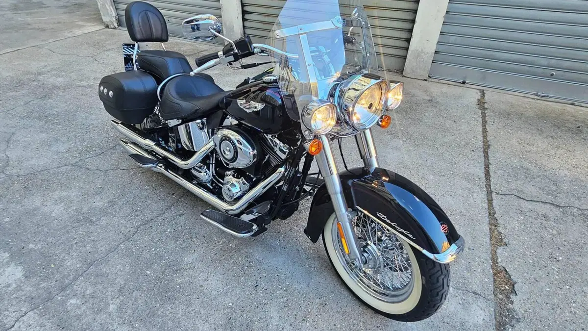 Harley-Davidson 1690 Deluxe ABS (2011 - 16) - FLSTN 