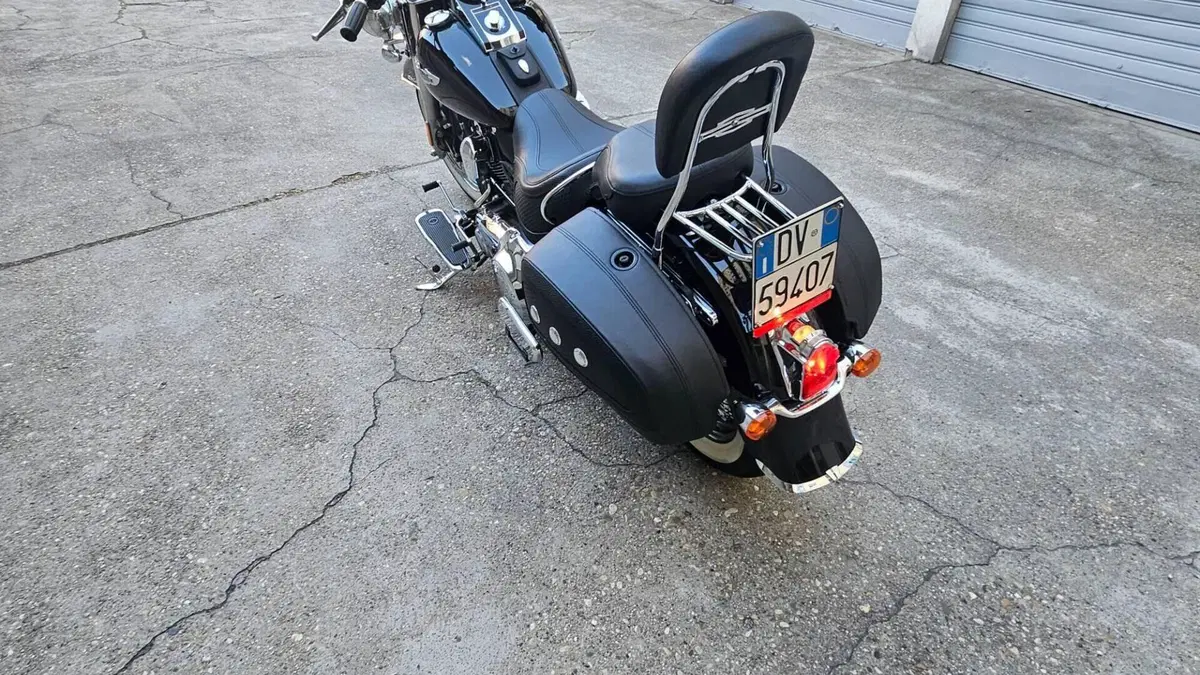 Harley-Davidson 1690 Deluxe ABS (2011 - 16) - FLSTN  (3)