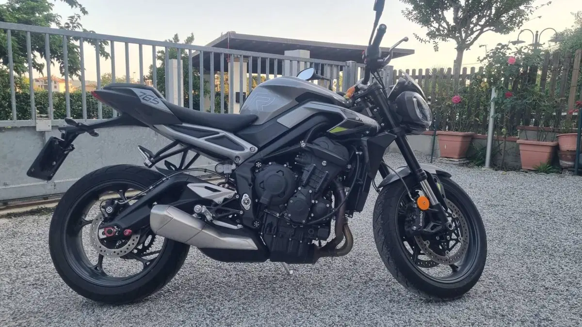 Triumph Street Triple 765 R (2023 - 26) 