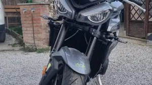 Triumph Street Triple 765 R (2023 - 26)  (3)
