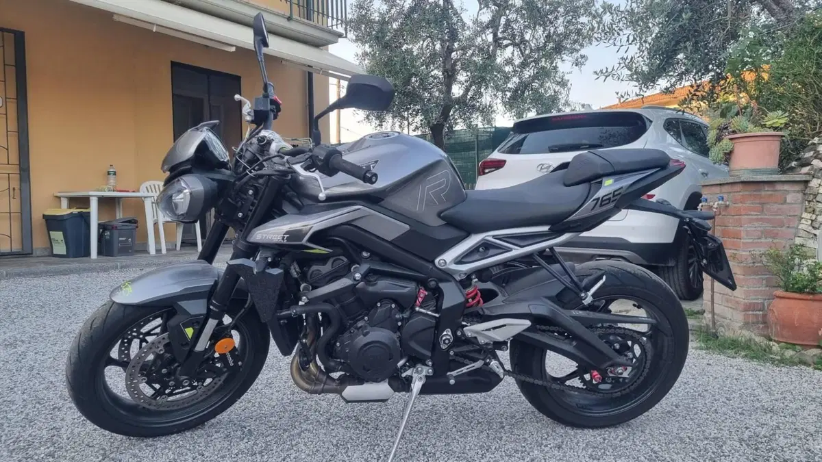 Triumph Street Triple 765 R (2023 - 26)  (4)