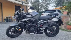 Triumph Street Triple 765 R (2023 - 26)  (4)