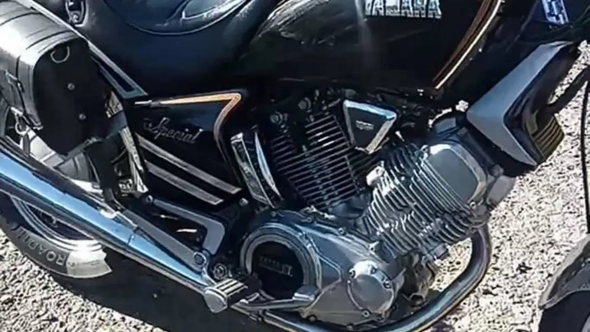 Yamaha XV 500 SE  (3)