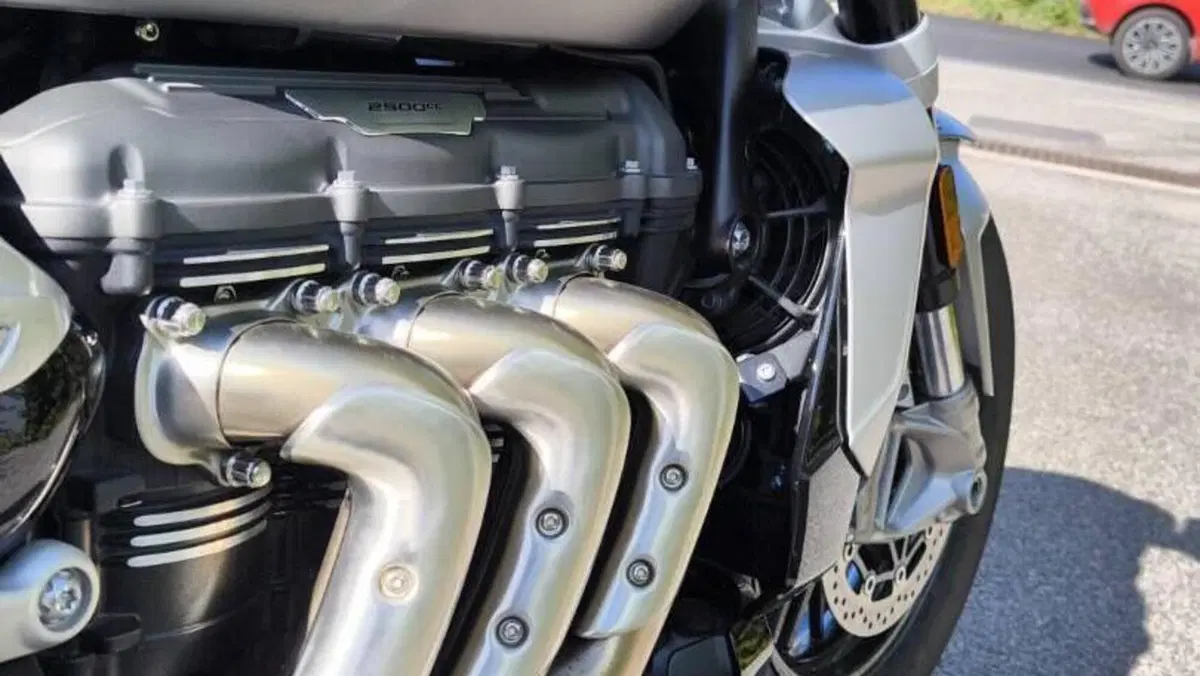 Triumph Rocket 3 R (2021 - 24)  (3)