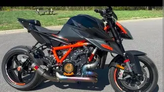 KTM 1290 Super Duke R (2021)