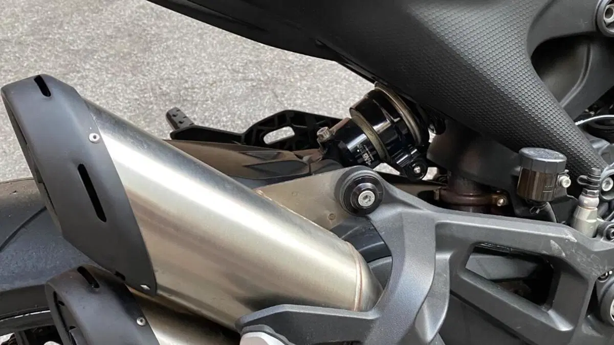 Ducati Monster 937 + (2021 - 25)  (4)
