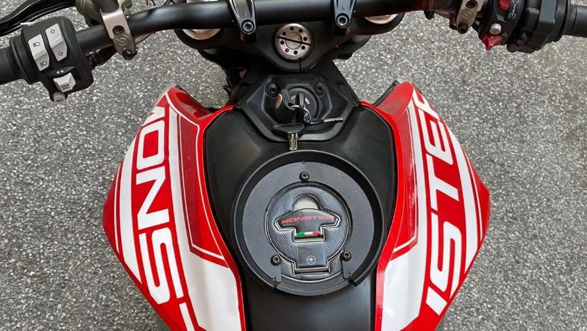 Ducati Monster 937 + (2021 - 25)  (5)